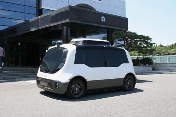 Outdoor Autonomous Shuttle Cart.jpg