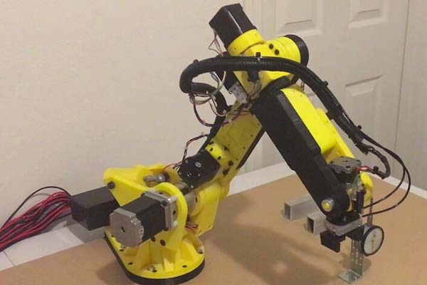robot arm.jpg